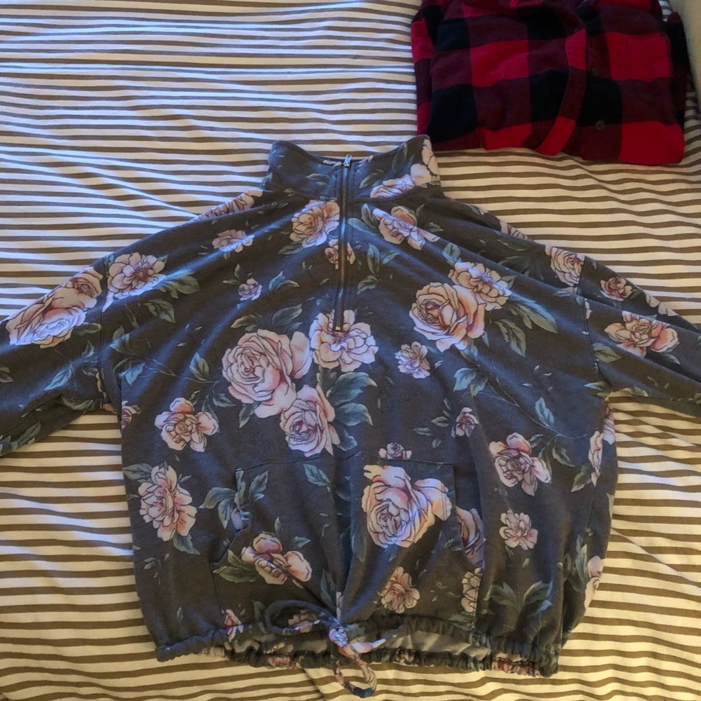Flower pullover